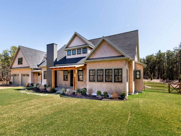 Cape Cod Home 994484