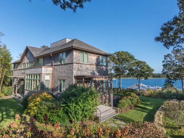 Cape Cod Home 994485