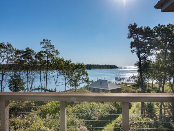 Cape Cod Home 994485