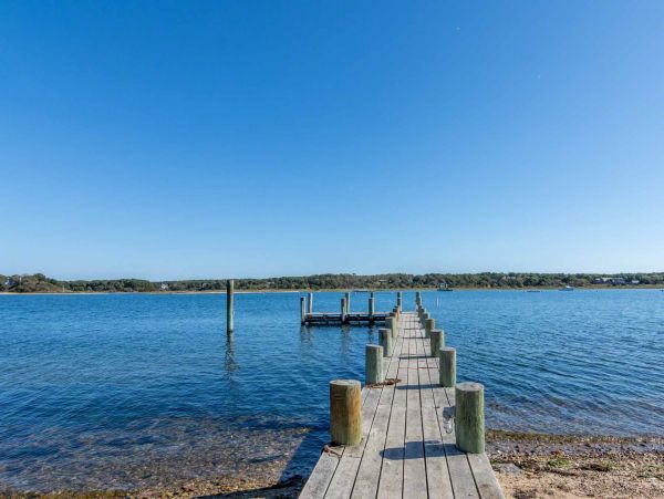 Cape Cod Home 994485