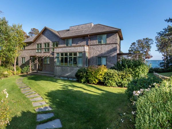 Cape Cod Home 994485