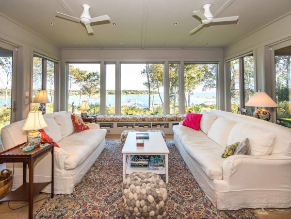 Cape Cod Home 994485
