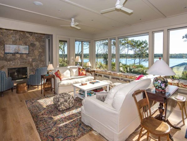 Cape Cod Home 994485
