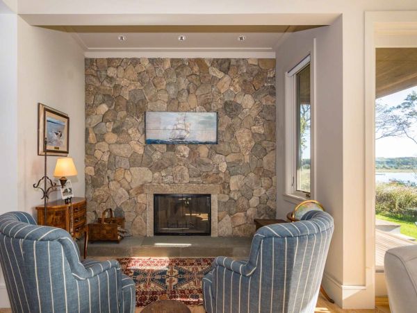 Cape Cod Home 994485