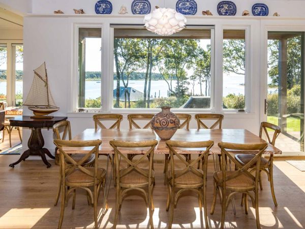 Cape Cod Home 994485
