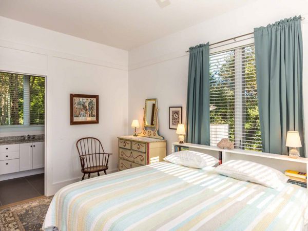 Cape Cod Home 994485