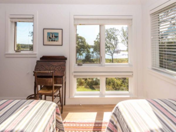 Cape Cod Home 994485