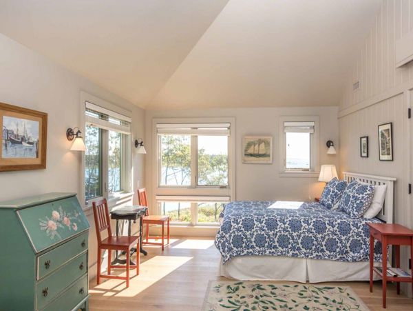 Cape Cod Home 994485