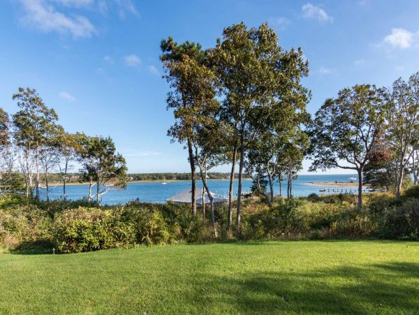 Cape Cod Home 994485
