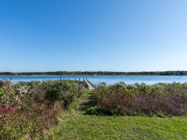 Cape Cod Home 994485