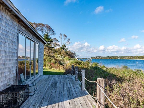 Cape Cod Home 994485