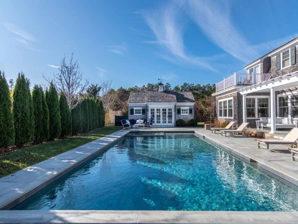Cape Cod Home 994486