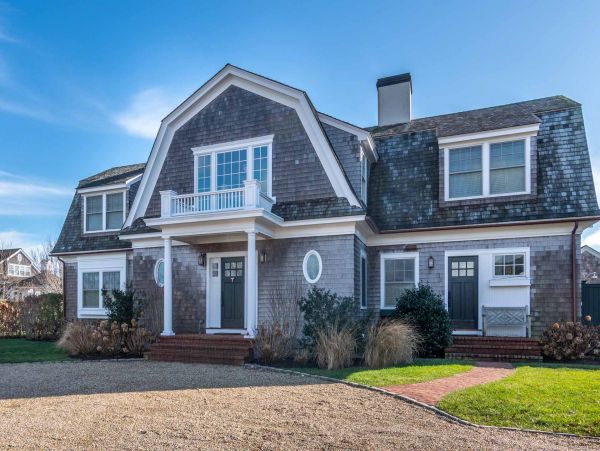 Cape Cod Home 994486