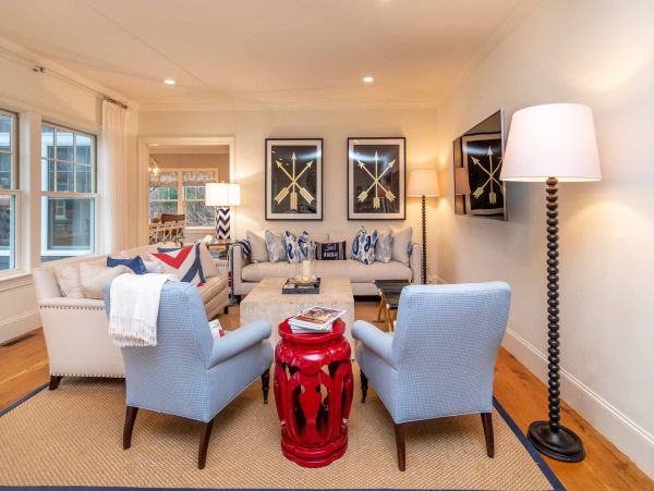 Cape Cod Home 994486