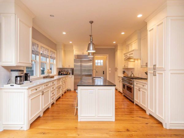 Cape Cod Home 994486