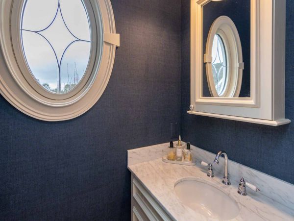Cape Cod Home 994486
