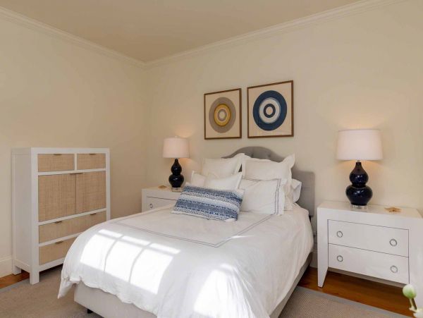 Cape Cod Home 994486
