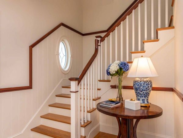 Cape Cod Home 994486