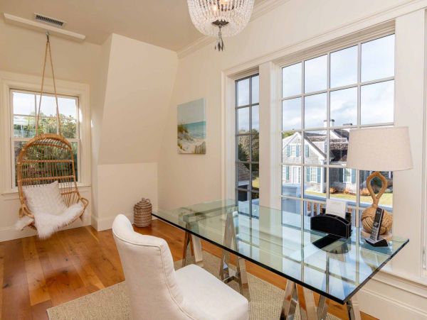Cape Cod Home 994486