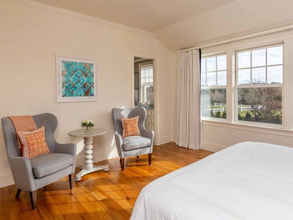 Cape Cod Home 994486