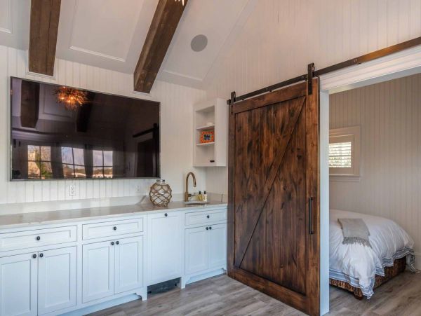 Cape Cod Home 994486