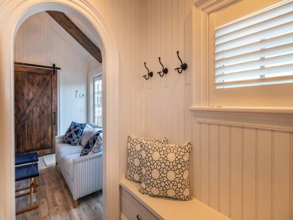 Cape Cod Home 994486