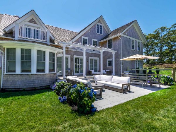 Cape Cod Home 994487