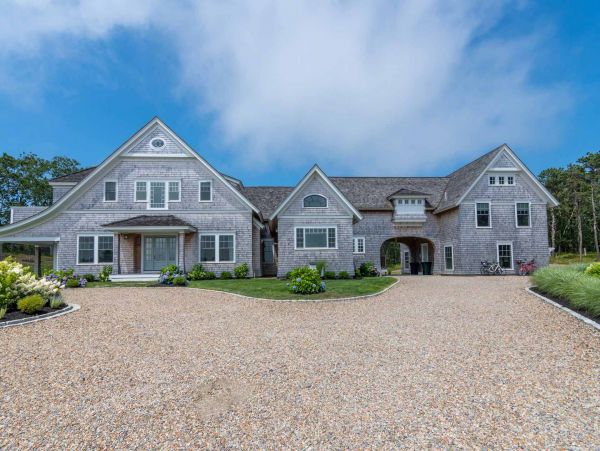 Cape Cod Home 994487