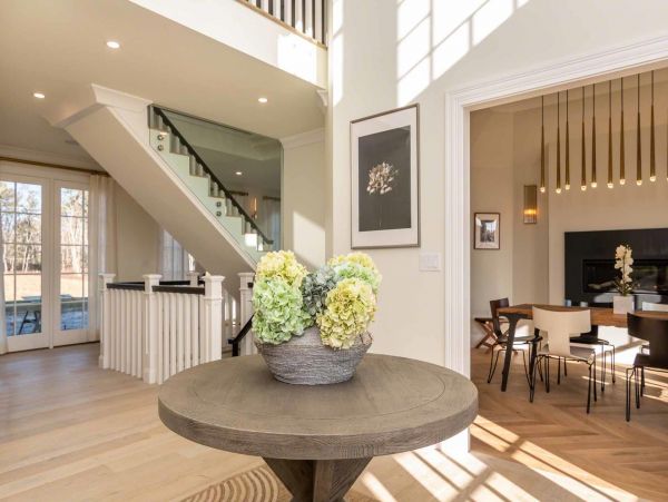 Cape Cod Home 994487