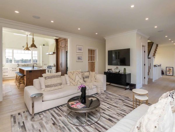 Cape Cod Home 994487