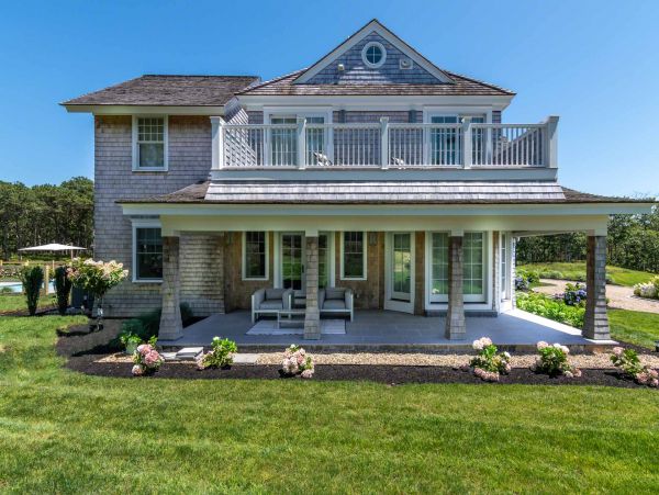 Cape Cod Home 994487