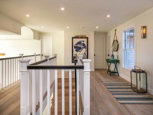 Cape Cod Home 994487