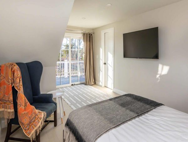 Cape Cod Home 994487