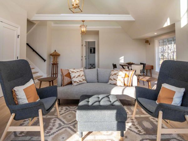 Cape Cod Home 994487