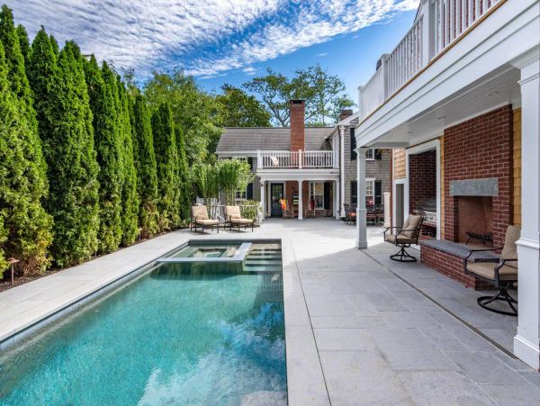 Cape Cod Home 994488