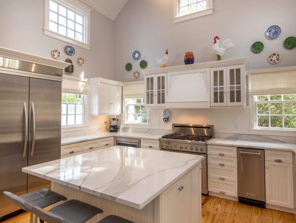 Cape Cod Home 994488