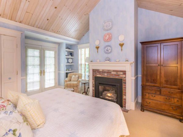 Cape Cod Home 994488