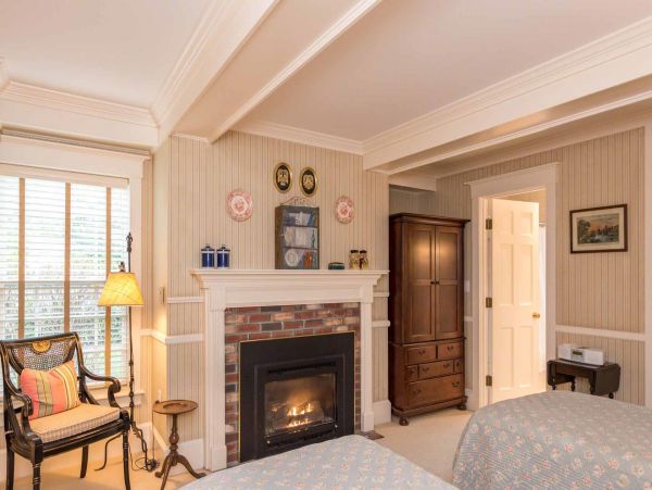 Cape Cod Home 994488