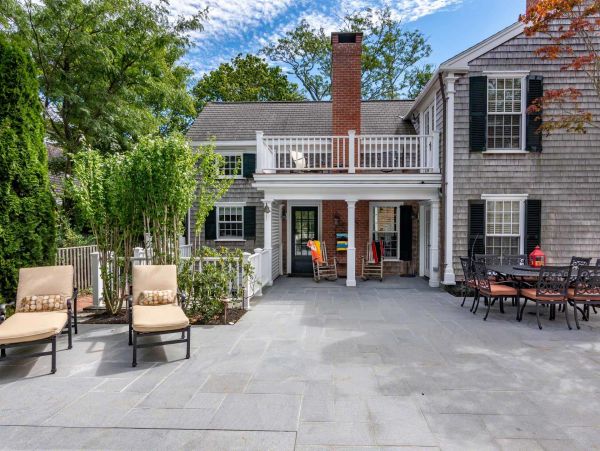 Cape Cod Home 994488