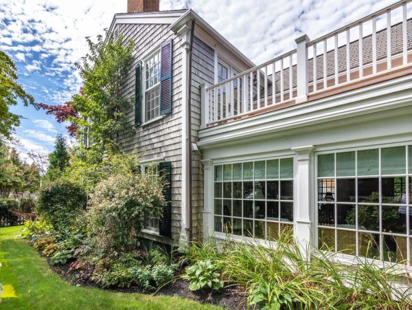 Cape Cod Home 994488