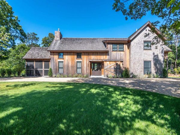 Cape Cod Home 994489