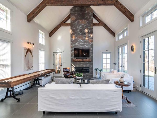 Cape Cod Home 994489