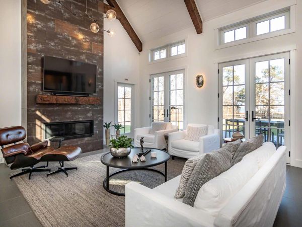 Cape Cod Home 994489