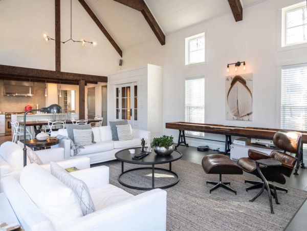 Cape Cod Home 994489