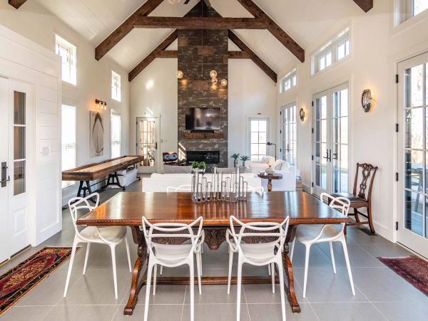 Cape Cod Home 994489