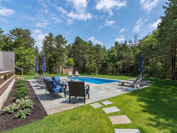 Cape Cod Home 994490