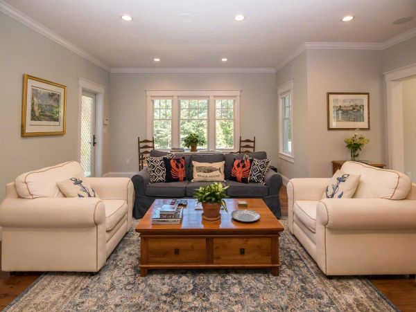 Cape Cod Home 994490