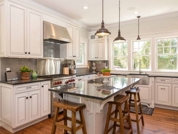 Cape Cod Home 994490