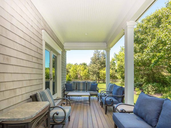 Cape Cod Home 994490