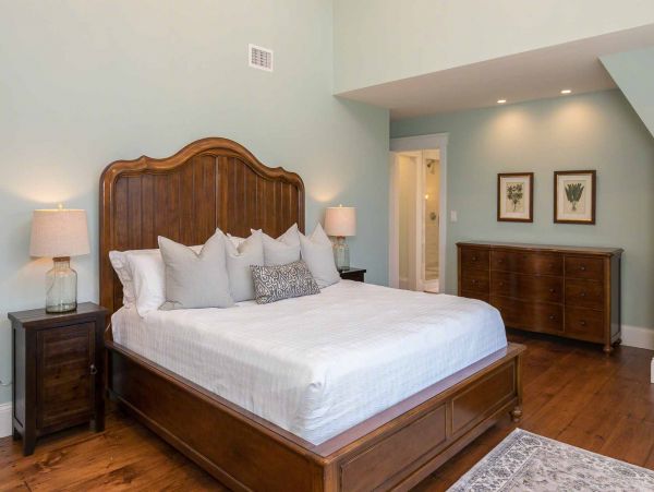 Cape Cod Home 994490